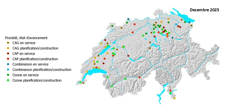Karte der Schweiz mit den Standorten der verschiedenen Luftqualit&auml;tstechnologien (CAG, CAP, Ozon), die im Dezember 2025 in Betrieb oder in Planung/Bau sind, markiert mit farbigen Punkten.